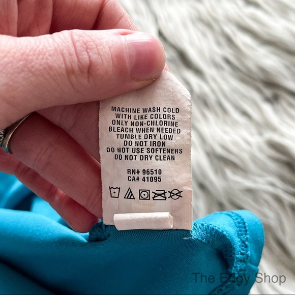 Under Armour | Heat Gear Semi-Fitted V-Neck T-Shirt - Picture 6 of 7